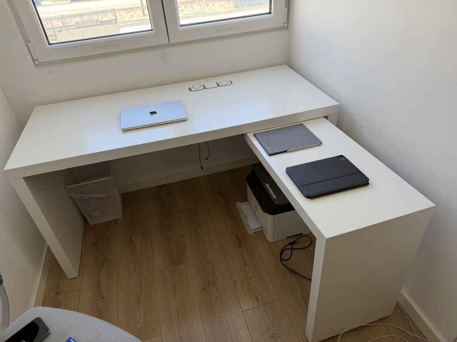 Secretária c/painel extraível MALM/ desk with pull-out panel