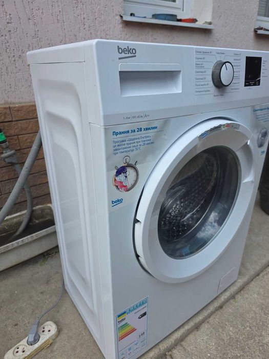 Пральна машина Beko у відмінному стані, як нова. Використовувалася всього 2 роки.