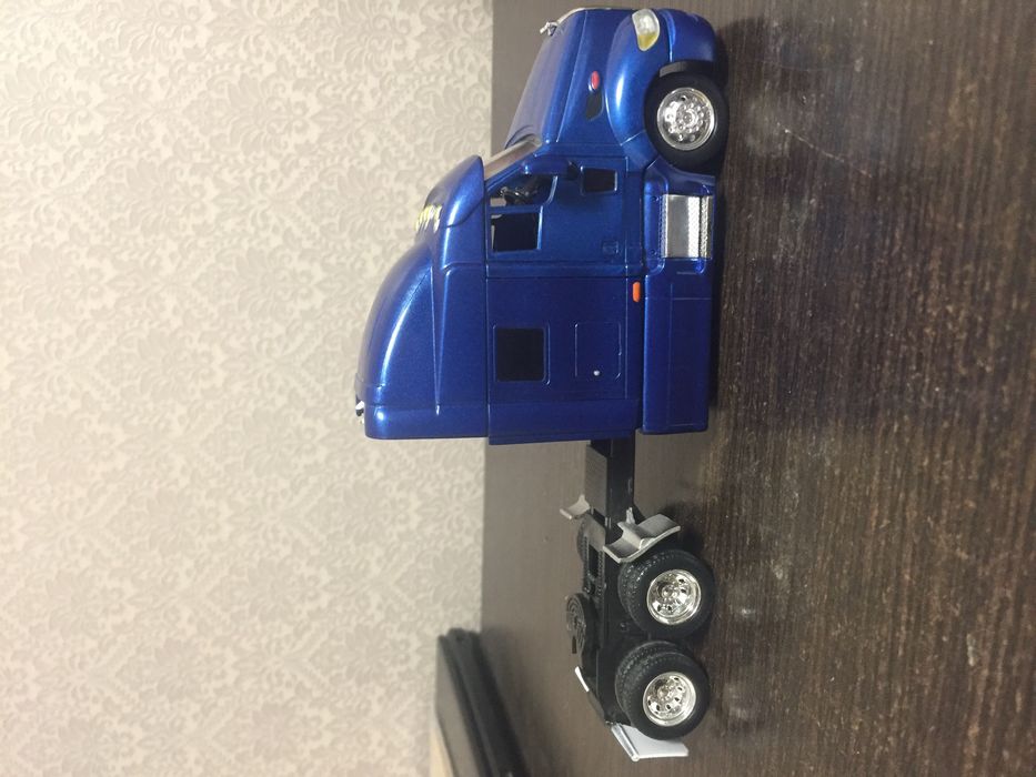 Peterbilt NEW RAY 1:43