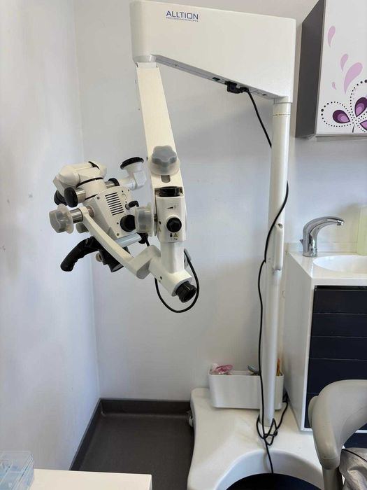 Microscópio Operatório e Dentário ALLTION (pouco uso)