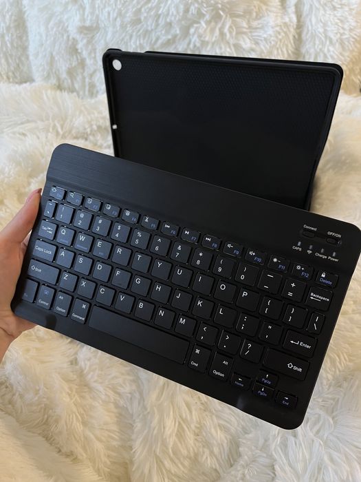 Etui z klawiatura iPad 10.2 nowy czarny case do ipada folia ochronna