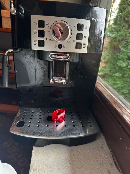 Ekspres do kawy delonghi magnifica s
