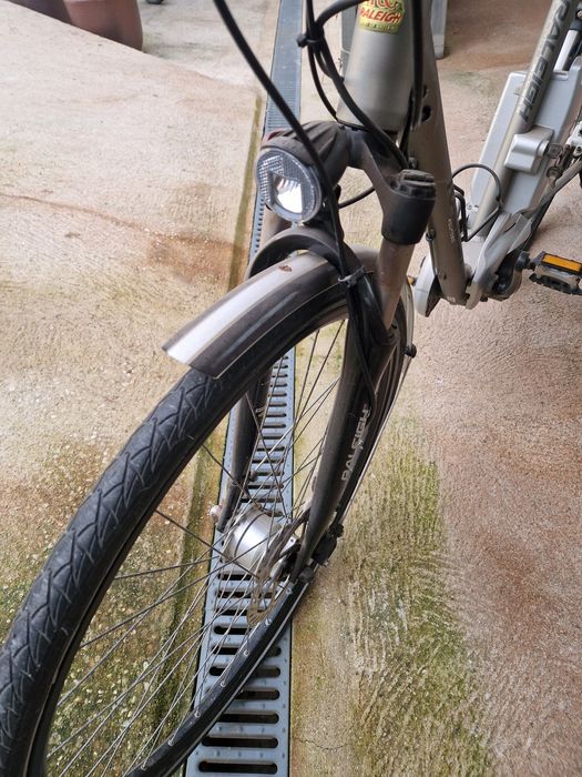 Bicicleta elétrica marca Raleigh