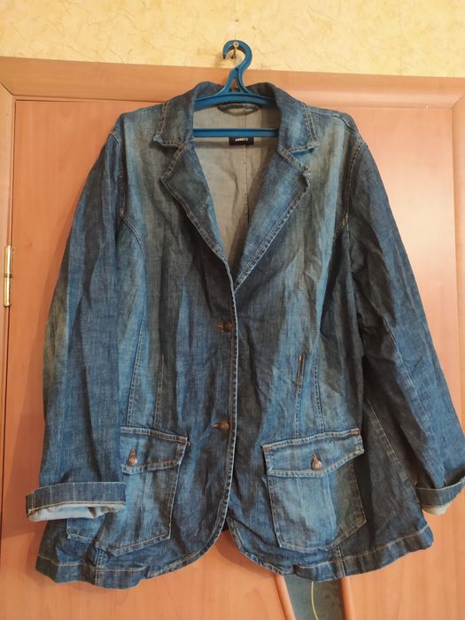 Продам джинсовую куртку