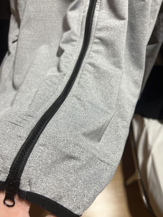 Nike Tech Fleece Cinza