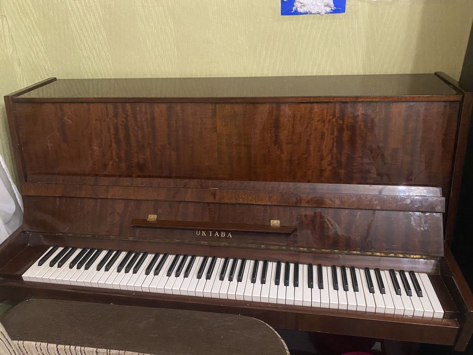 Фортепіано,піаніно Октава