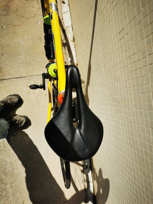 Bicicleta profissional corrida ciclismo com equipamento incluído negociável