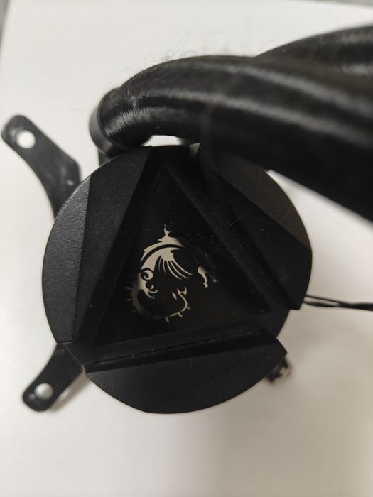 Продам водянку Msi coreliquid 240r