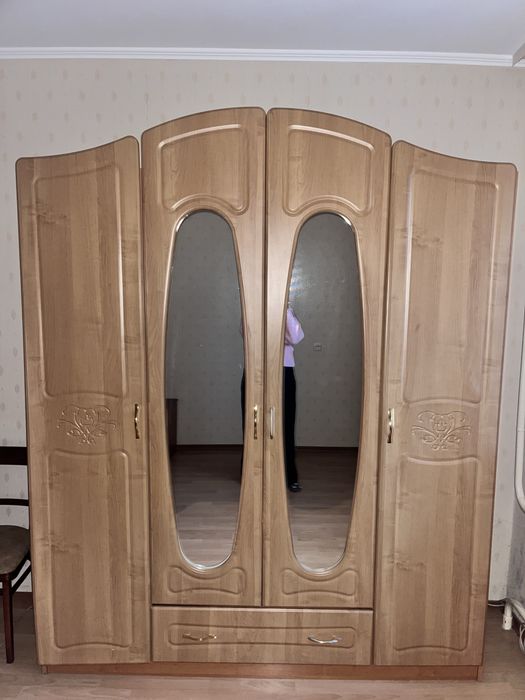 Шкаф  для спальні
