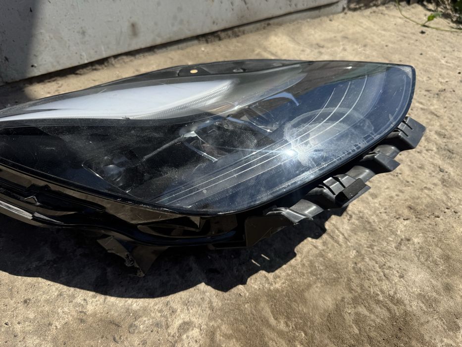 Tesla Y фара тесла