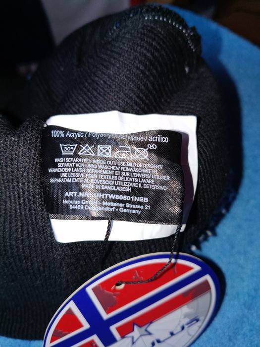 Czapka z pomponem Nebulus