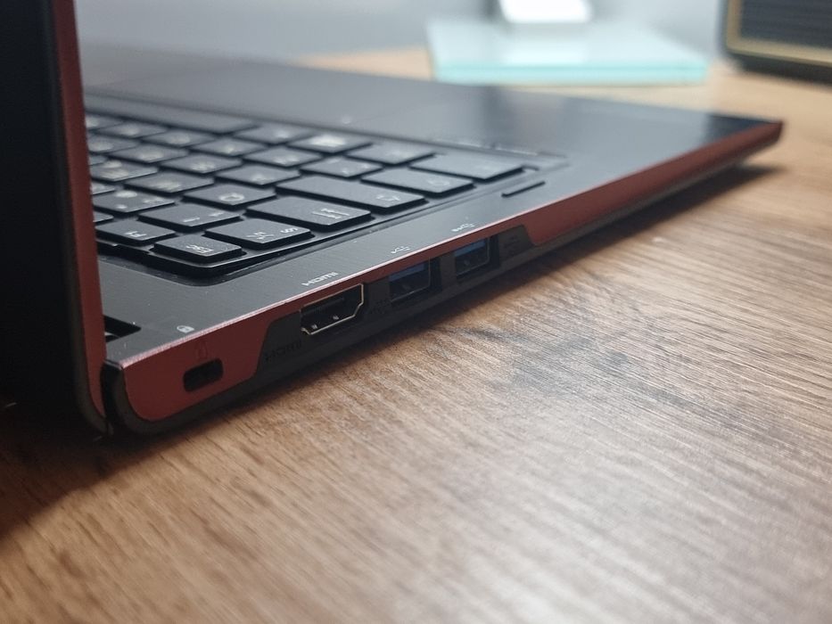Ультрабук Fujitsu LifeBook U554/UB