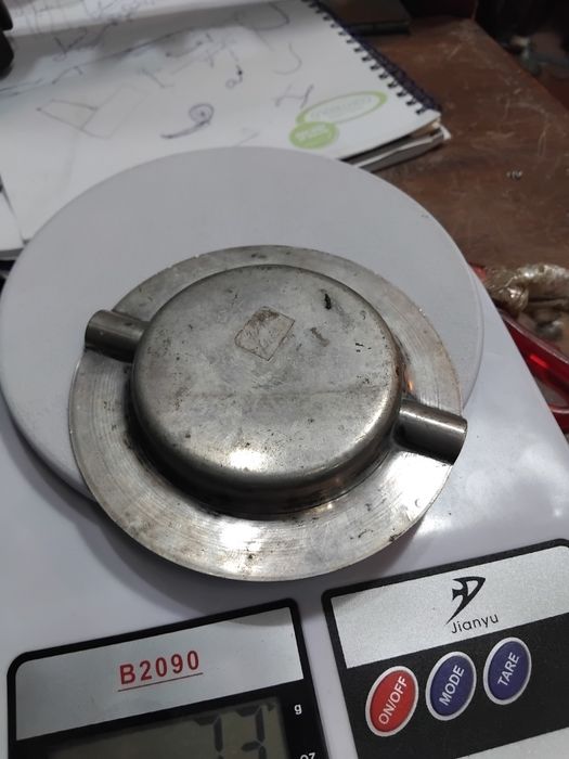Cinzeiro em prata com marca e contraste