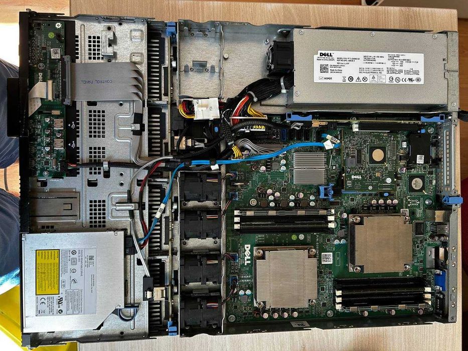 Сервер Dell PowerEdge R410