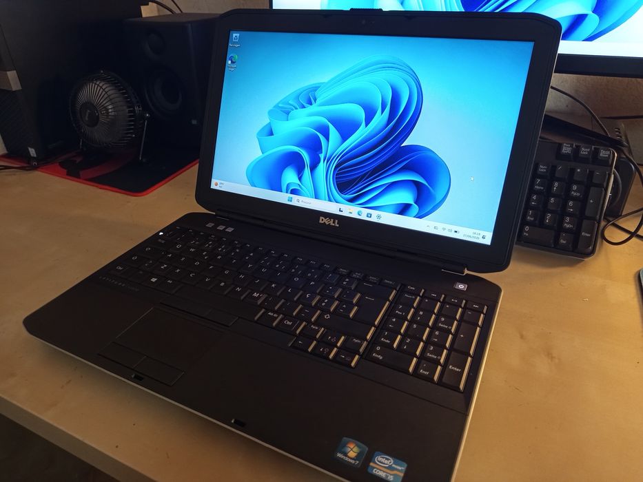 Computador Portátil Dell WIndows 11 / Intel i5 / 8GB RAM / Disco SSD / WiFi / Bluetooth