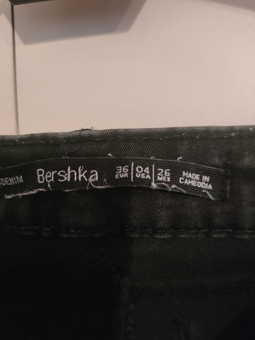 Spodnie rurki z Bershki