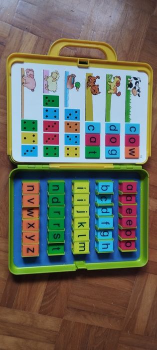 Brinquedo educativo para aprender Inglês