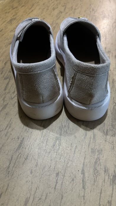 Продам лоферы женские