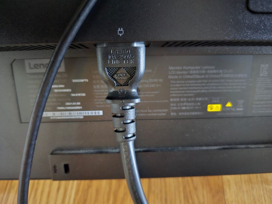 Monitor  Lenovo com camara64862386570497122