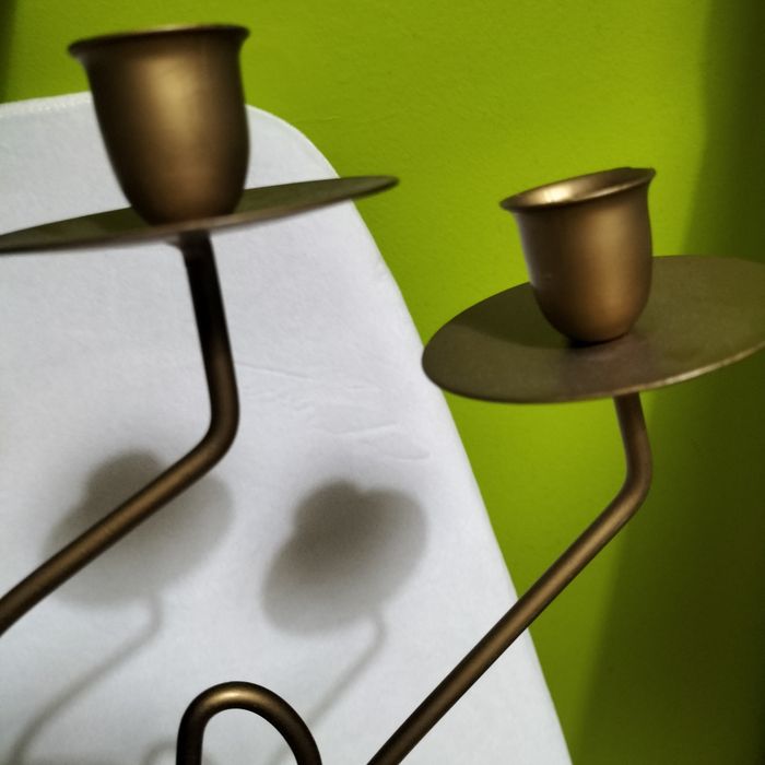 Castiçal metal dourado 5 velas altura: 50 cm X Larg: 40 cm :