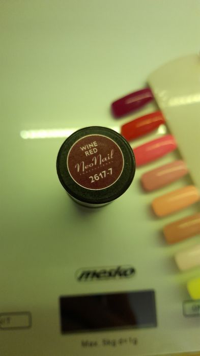 Neonail lakier hybrydowy Red wine