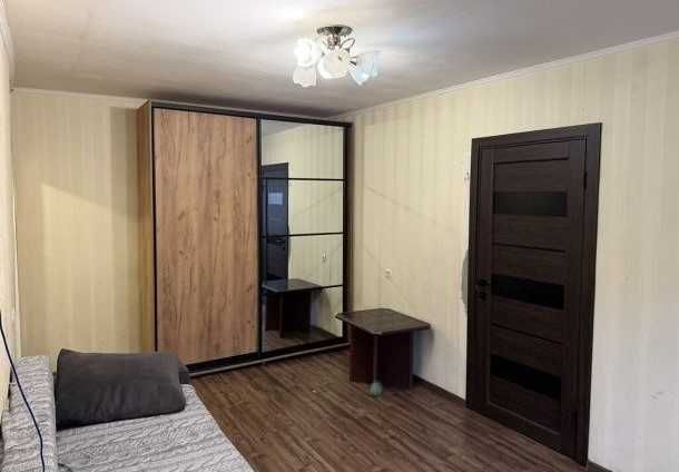 Продам 2к квартиру по пр. Богдана Хмельницкого 45