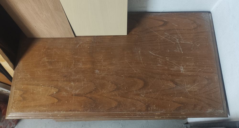 Arca de madeira para restauro