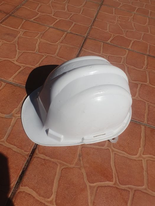 Kask ochronny bardzo dobry stan