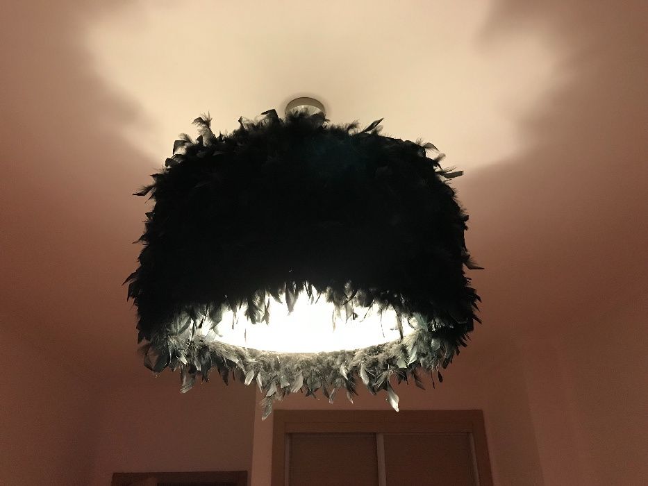 Candeeiro teto + candeeiro para mesinha cabeceira de penas