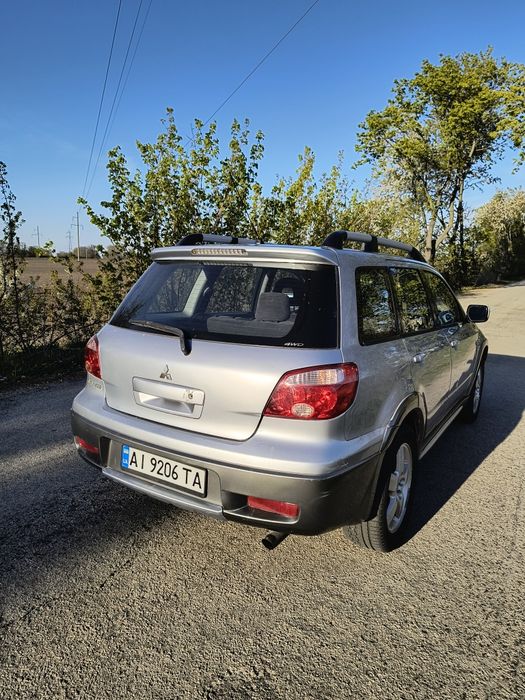 Продам Mitsubishi  Outlander 1