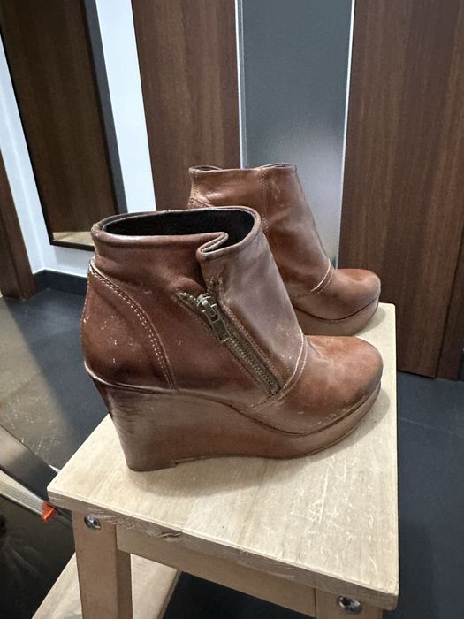 Buty na koturnie Wojas