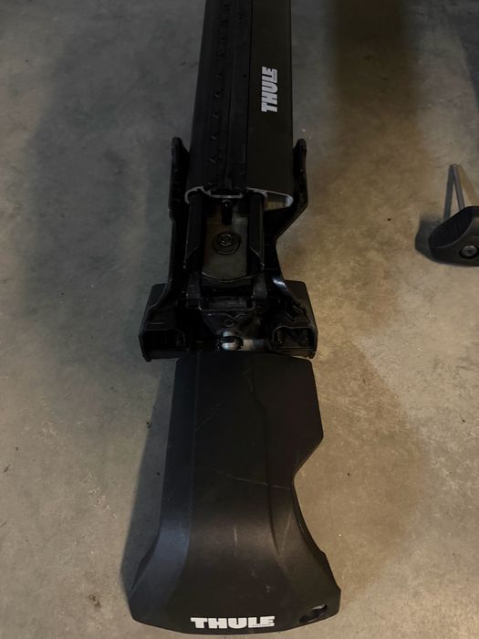Bagaznik bazowy belki Thule WingBar Edge Czarne Audi A4 B9 zestaw