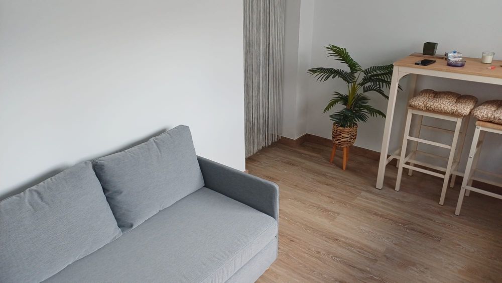 Moradia T2 remodelada, quintal, garagem