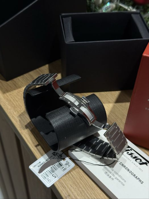 Годинник TISSOT PRX T137.410.11.041.00 • Новий • із США