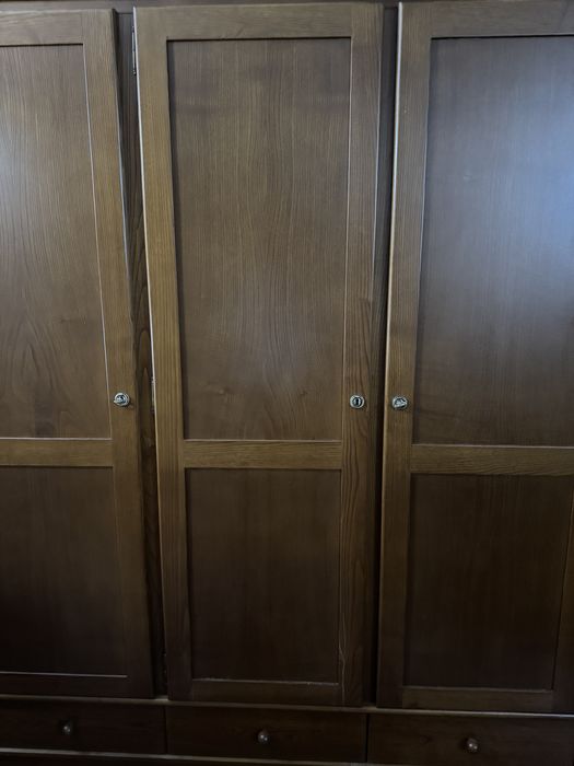 Roupeiro grande madeira maciça