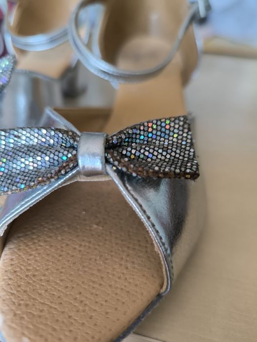 Sapatos de dança número 36,5 prateados NOVOS