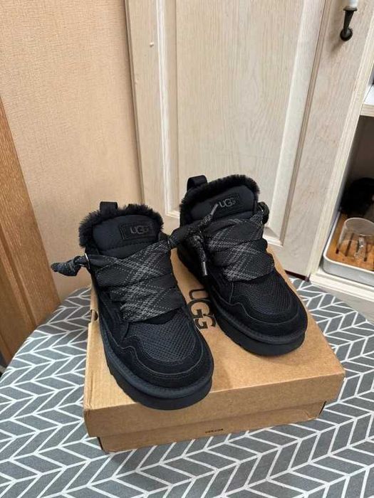UGG Lowmel_Black R.38