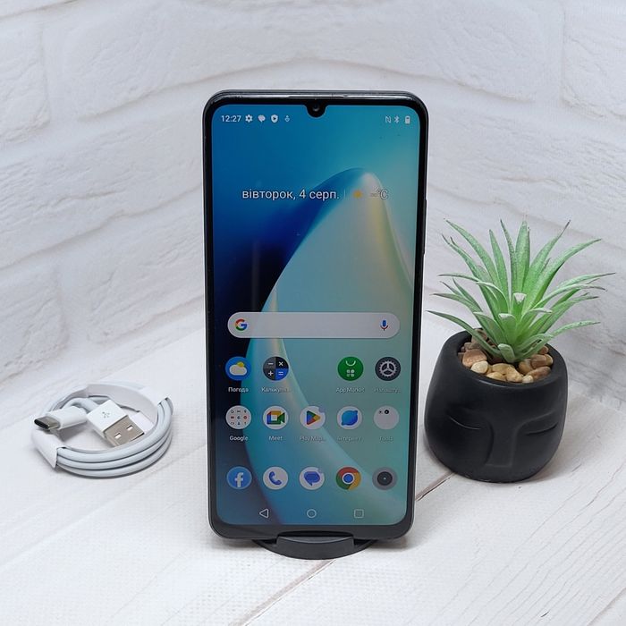 Продам телефон Realme C51 4/128Gb NFC в гарному стані