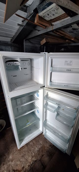 Рабочий холодильник samsung