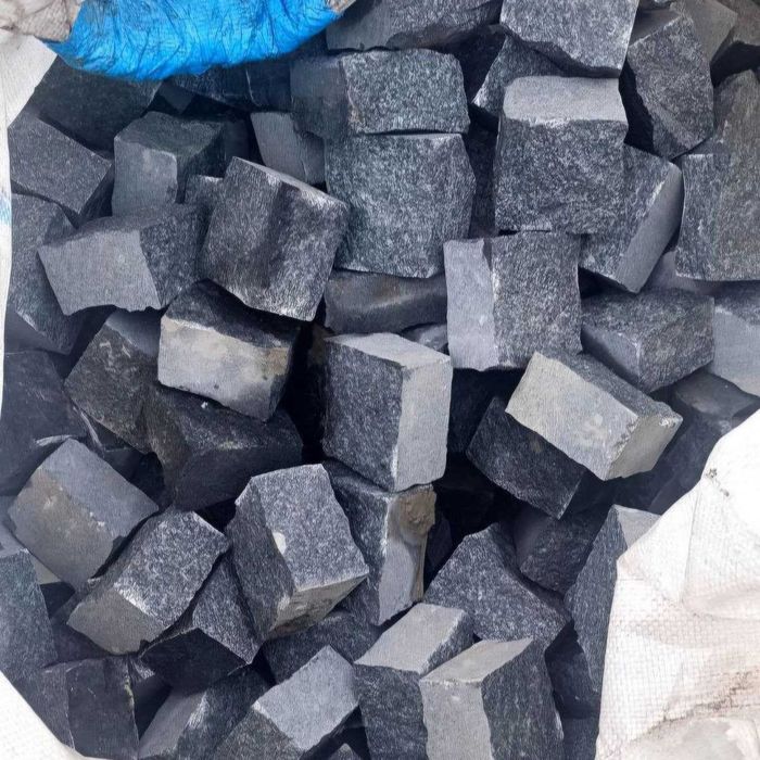 Бруківка гранітна покращена