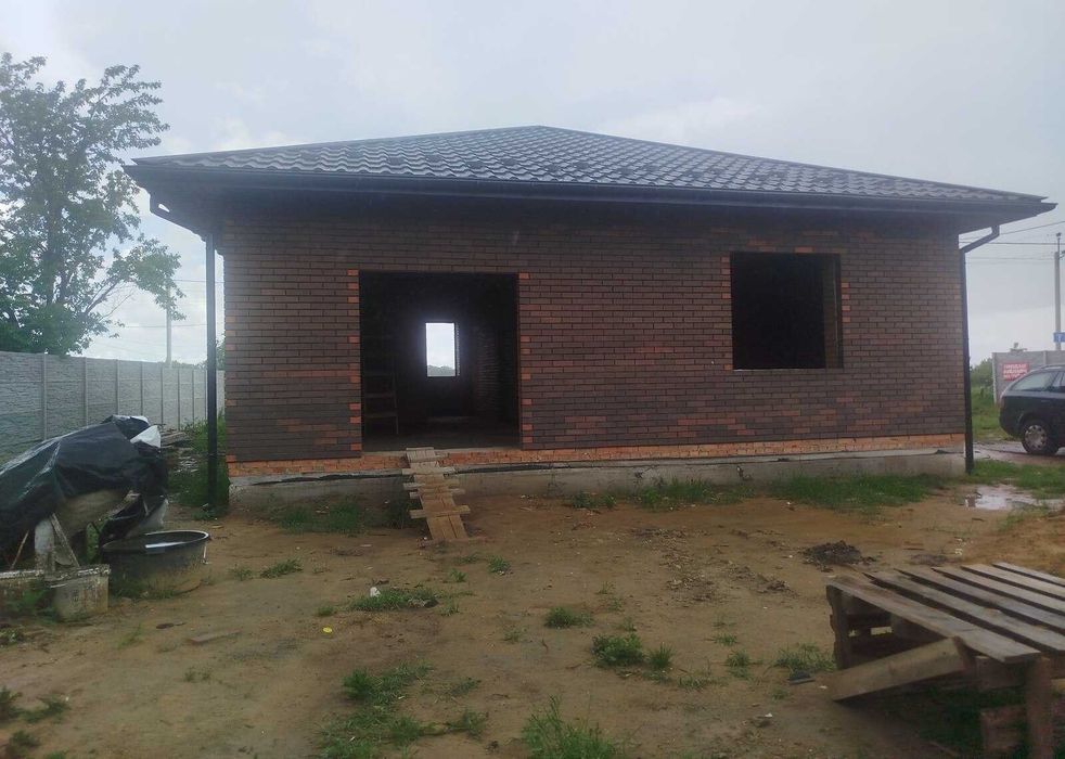 Продаж 1 поверхового будинку з ділянкою