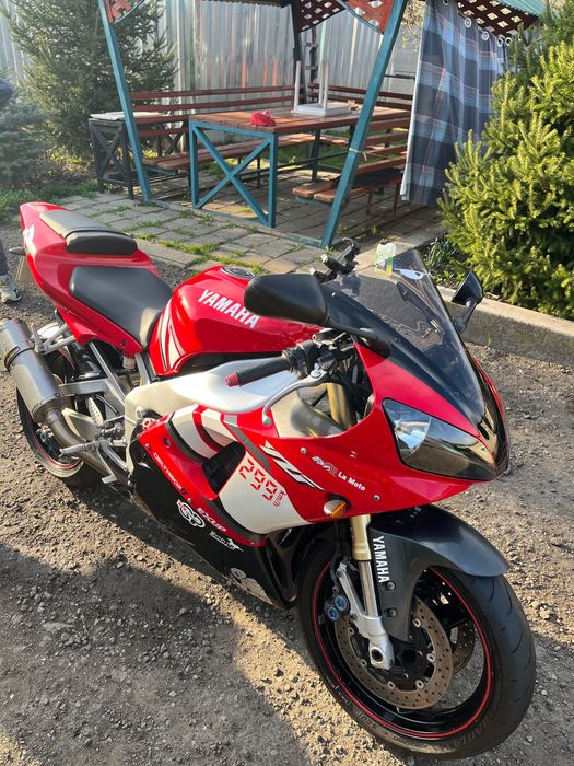 Продам Ямаха R1.