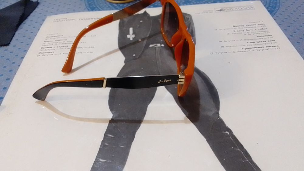 Продам окуляри уно секс