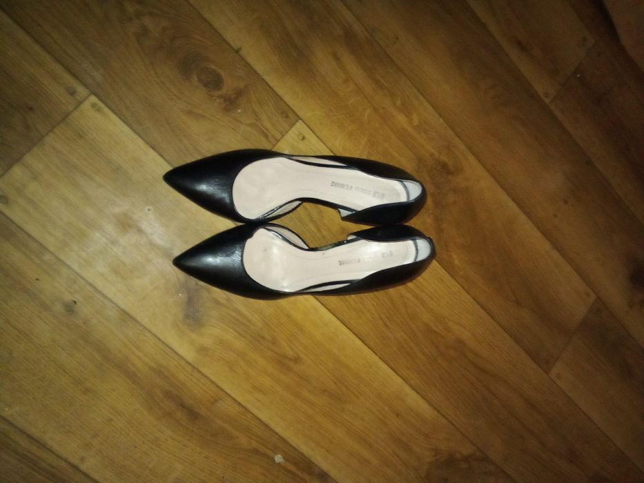 Szpilki ze skóry Solo Femme r.38