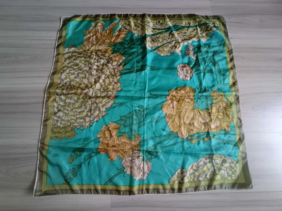Chustka, apaszka, 70 x 73 cm