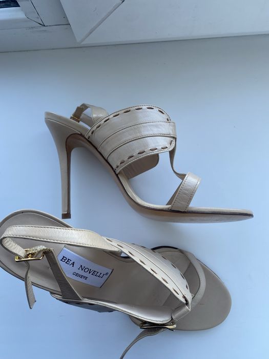 Жіночі босоніжки