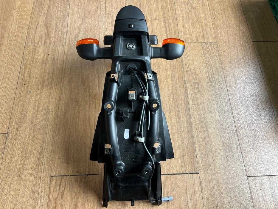 SUPORTE MATRICULA OEM YAMAHA XSR 7 0 0 1 6 – 2 0