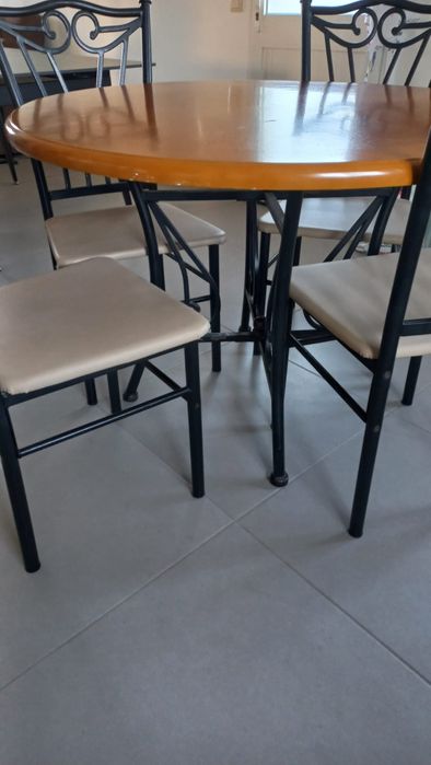 Mesa jantar redonda + cadeiras