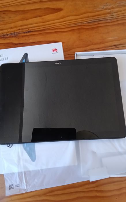 Tablet Huawei . Modelo AGS2 WO9 COLOR BLACK RAM 3 GB