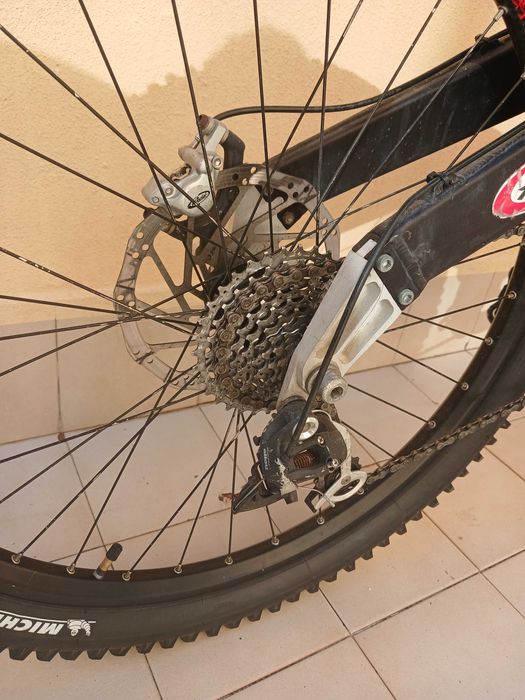 Bicicleta Downhill Mountain Cycle.                    BoXXer WorldCup